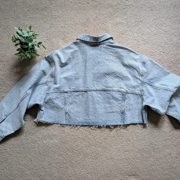ZARA Lightwash Cropped Distressed Denim Jacket Small - Picture 5 of 11